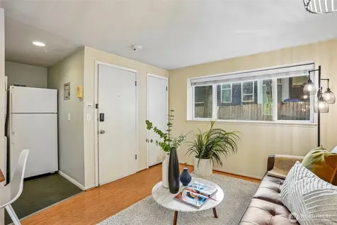 3624 Whitman Avenue N Seattle WA 98103