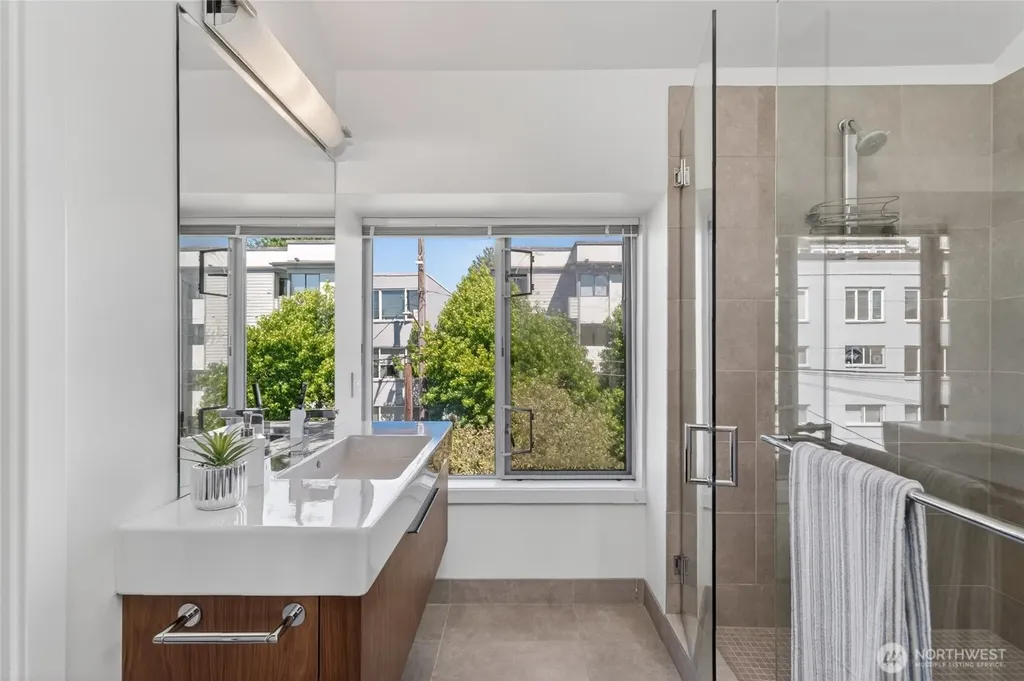 311 14th Avenue E Seattle WA 98112