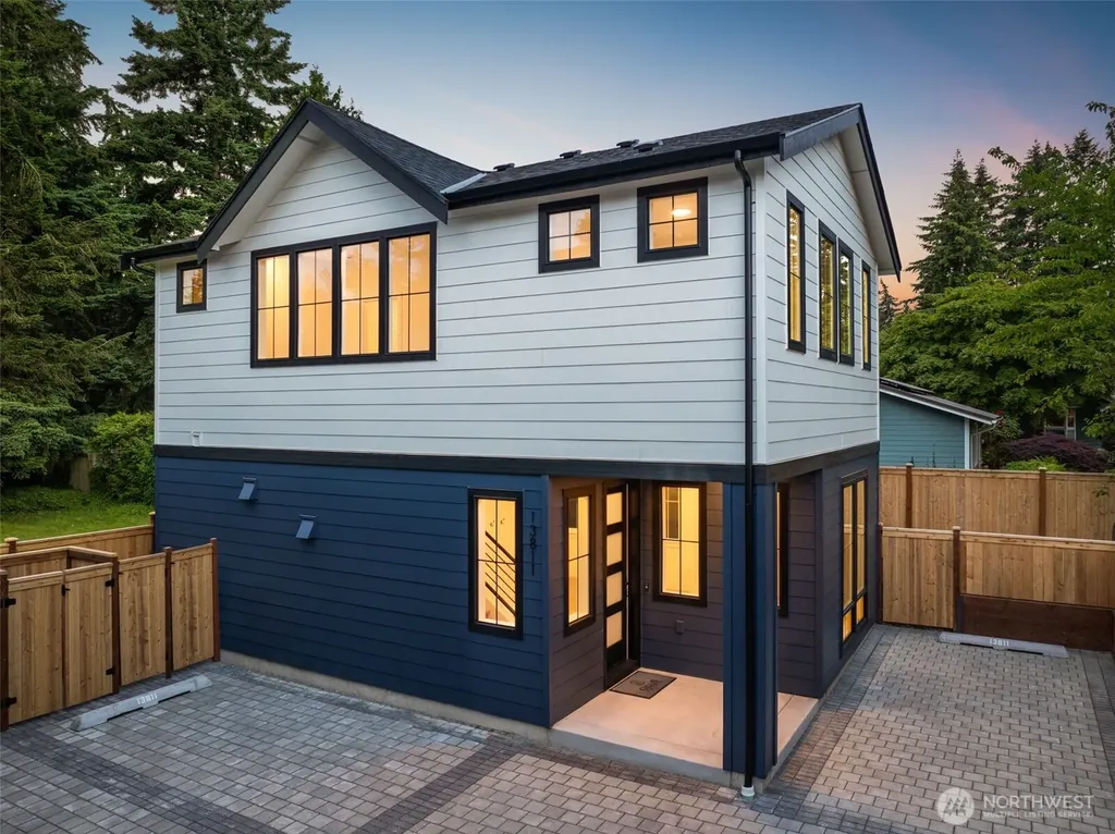 13811 84th Lane NE Kirkland WA 98034