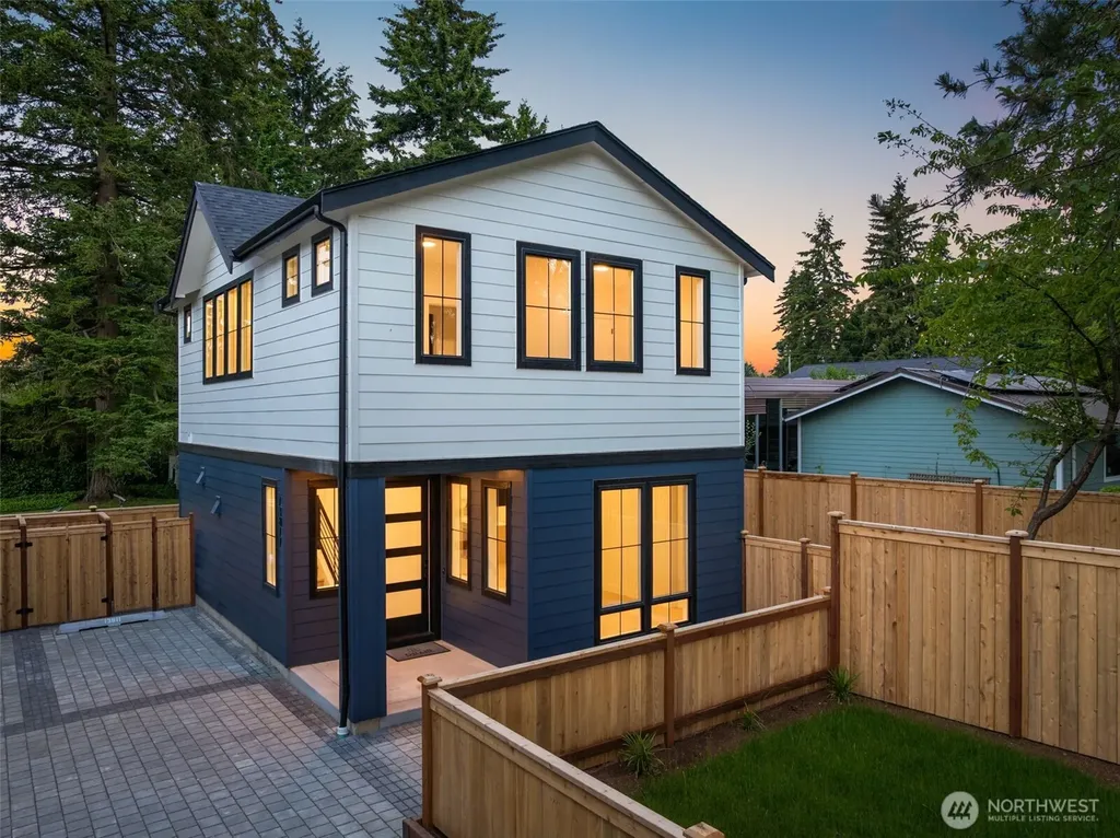 13811 84th Lane NE Kirkland WA 98034