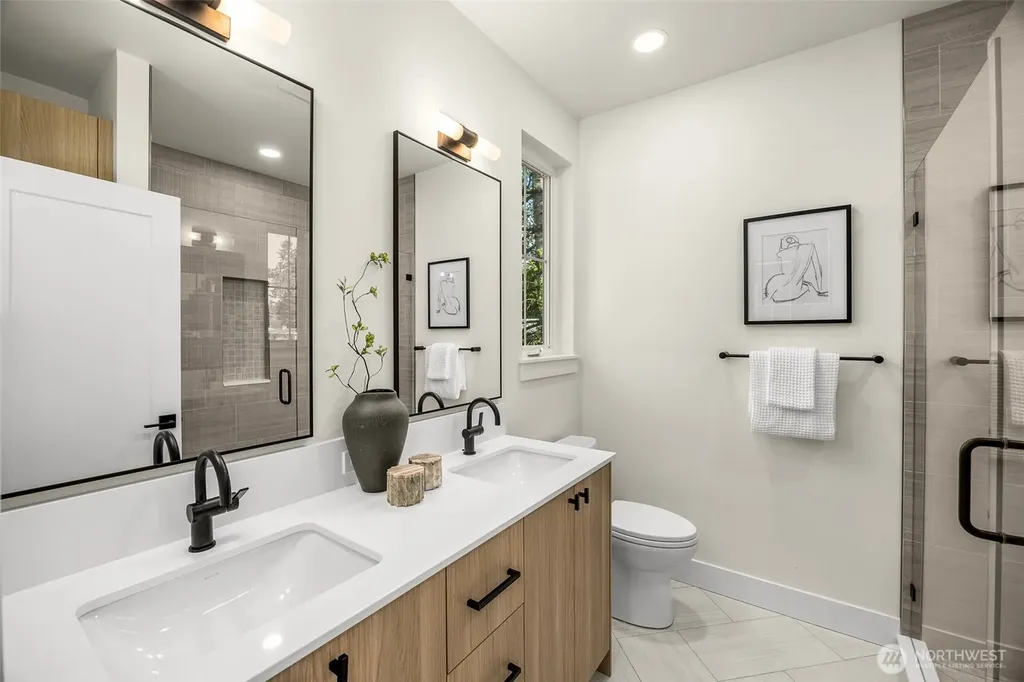 13811 84th Lane NE Kirkland WA 98034