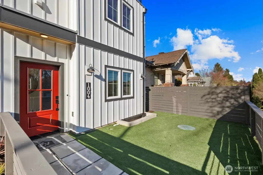 1004 N 48th Street Seattle WA 98103