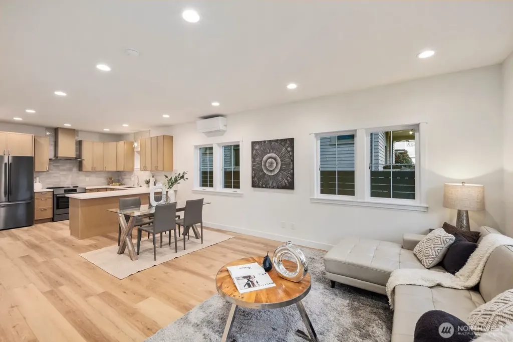 1004 N 48th Street Seattle WA 98103