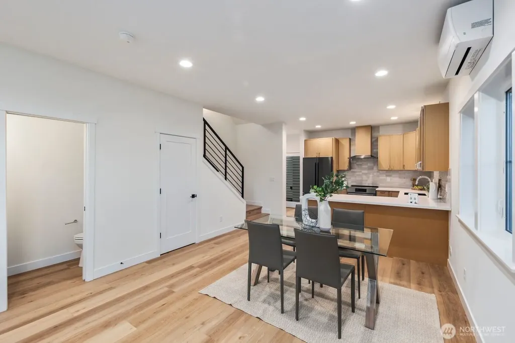 1004 N 48th Street Seattle WA 98103