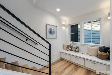 1004 N 48th Street Seattle WA 98103
