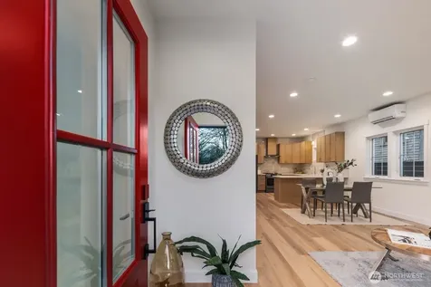 1004 N 48th Street Seattle WA 98103