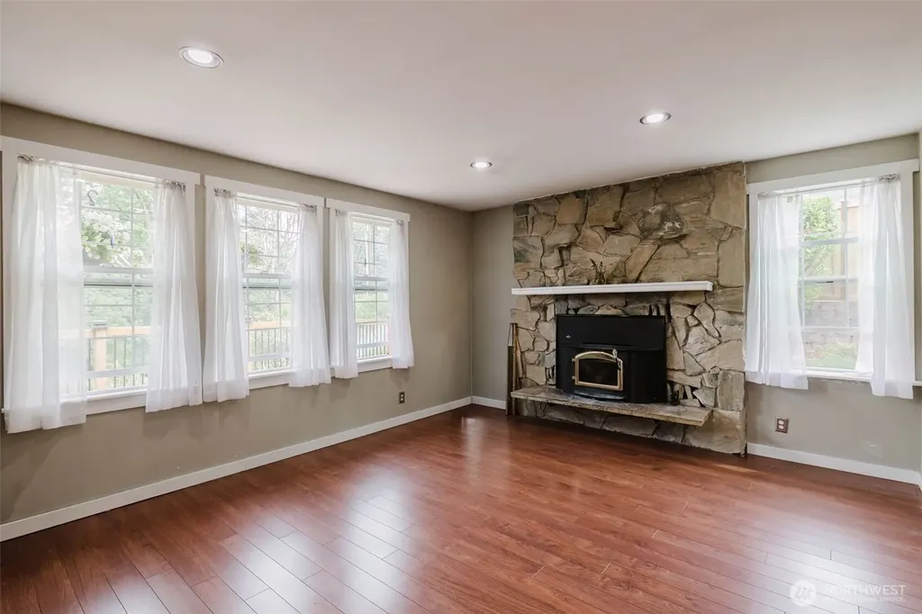 10982 SE View Place S Port Orchard WA 98367