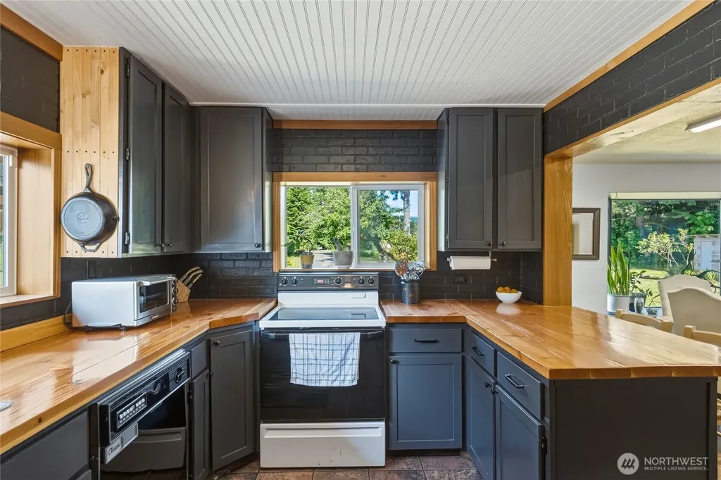 1502 S Toutle Road Toutle WA 98649