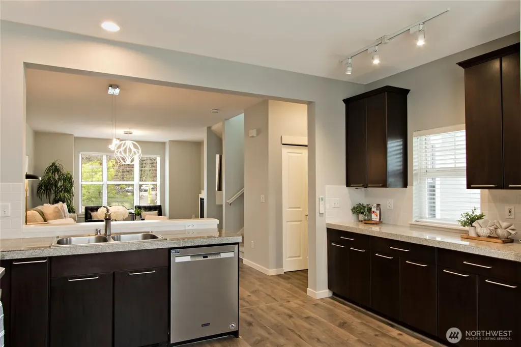 1843 NE Kenyon Court Issaquah WA 98029
