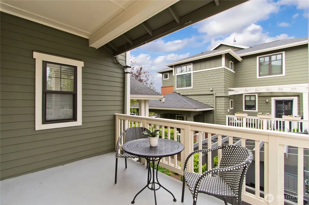 1843 NE Kenyon Court Issaquah WA 98029
