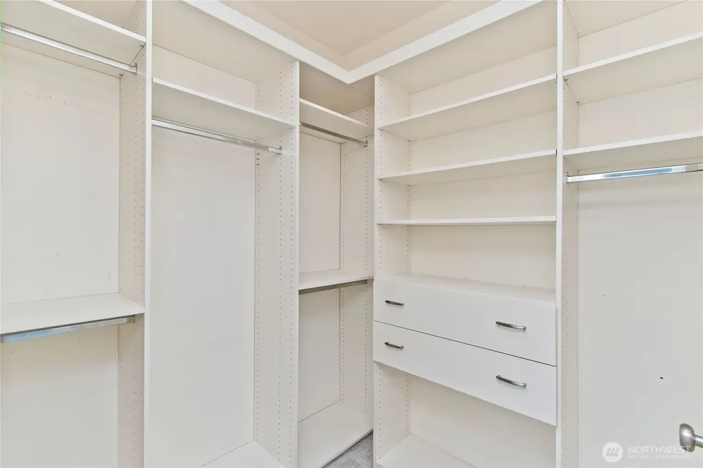 1843 NE Kenyon Court Issaquah WA 98029