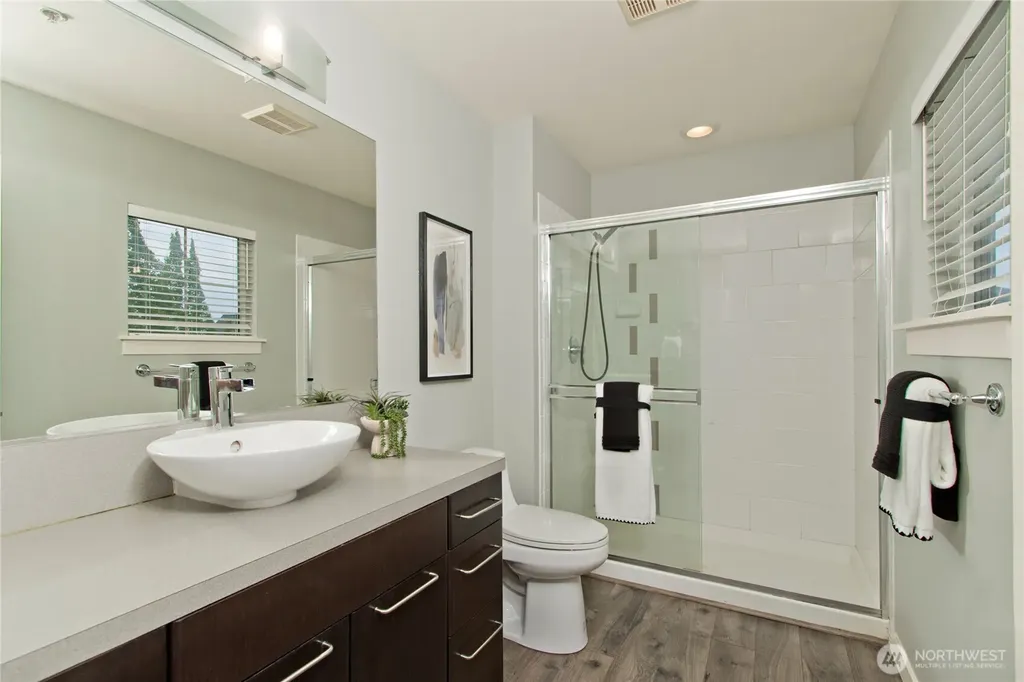 1843 NE Kenyon Court Issaquah WA 98029
