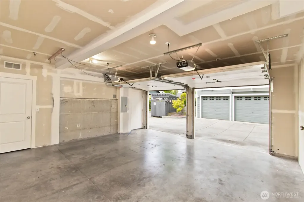 1843 NE Kenyon Court Issaquah WA 98029