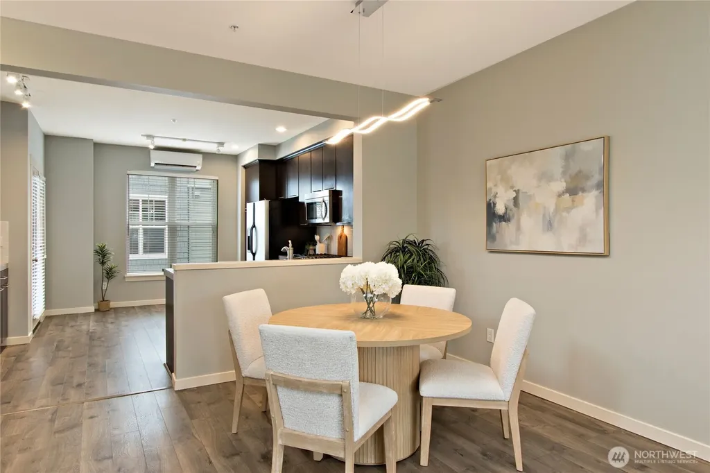 1843 NE Kenyon Court Issaquah WA 98029