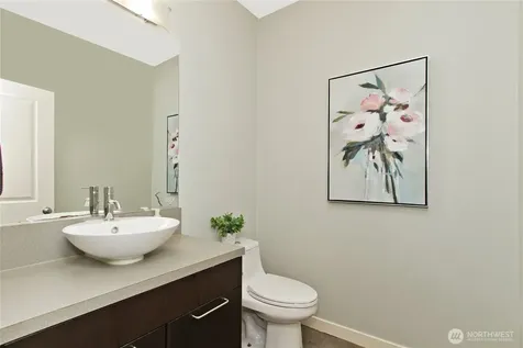 1843 NE Kenyon Court Issaquah WA 98029