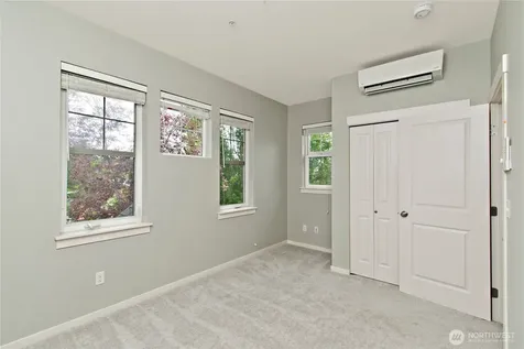 1843 NE Kenyon Court Issaquah WA 98029