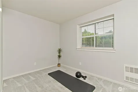 1843 NE Kenyon Court Issaquah WA 98029