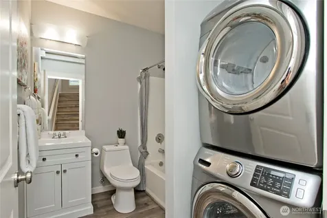 1843 NE Kenyon Court Issaquah WA 98029