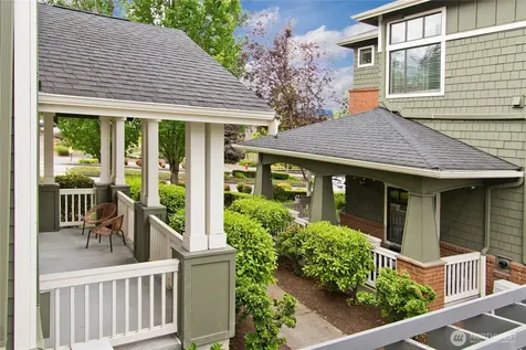 1843 NE Kenyon Court Issaquah WA 98029