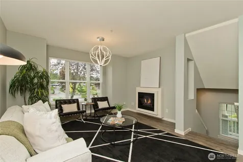 1843 NE Kenyon Court Issaquah WA 98029