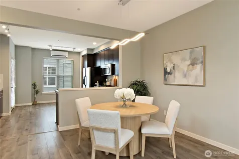 1843 NE Kenyon Court Issaquah WA 98029