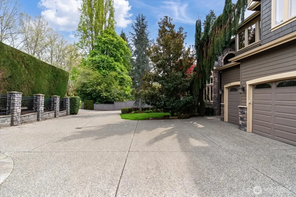 19415 100th Avenue NE Bothell WA 98011