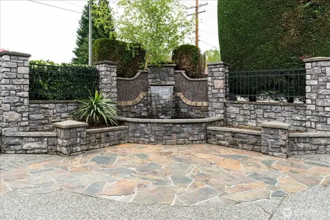 19415 100th Avenue NE Bothell WA 98011