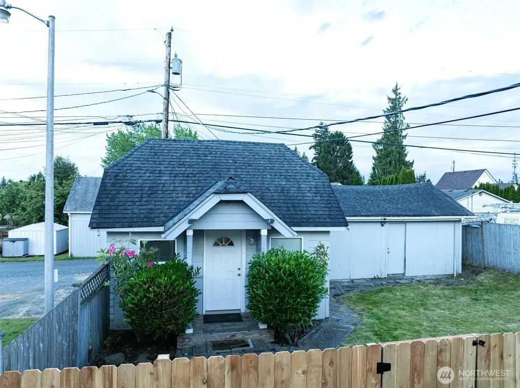 2220 Summit Avenue Everett WA 98201