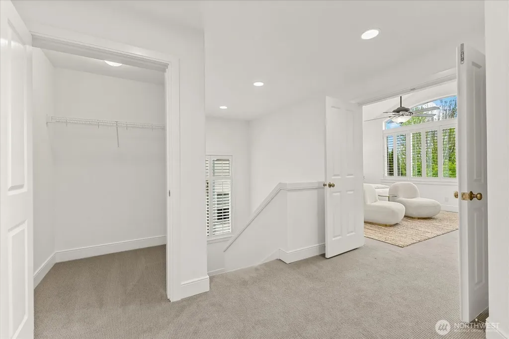 423 Sky Country Way NW Issaquah WA 98027