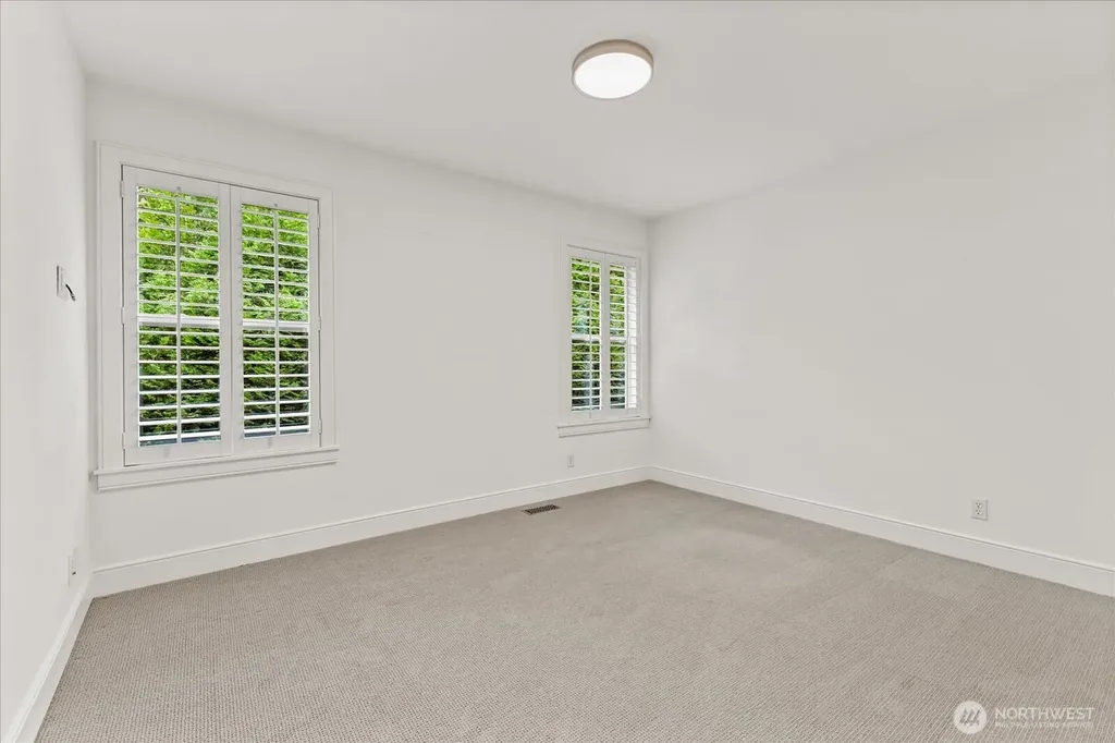 423 Sky Country Way NW Issaquah WA 98027