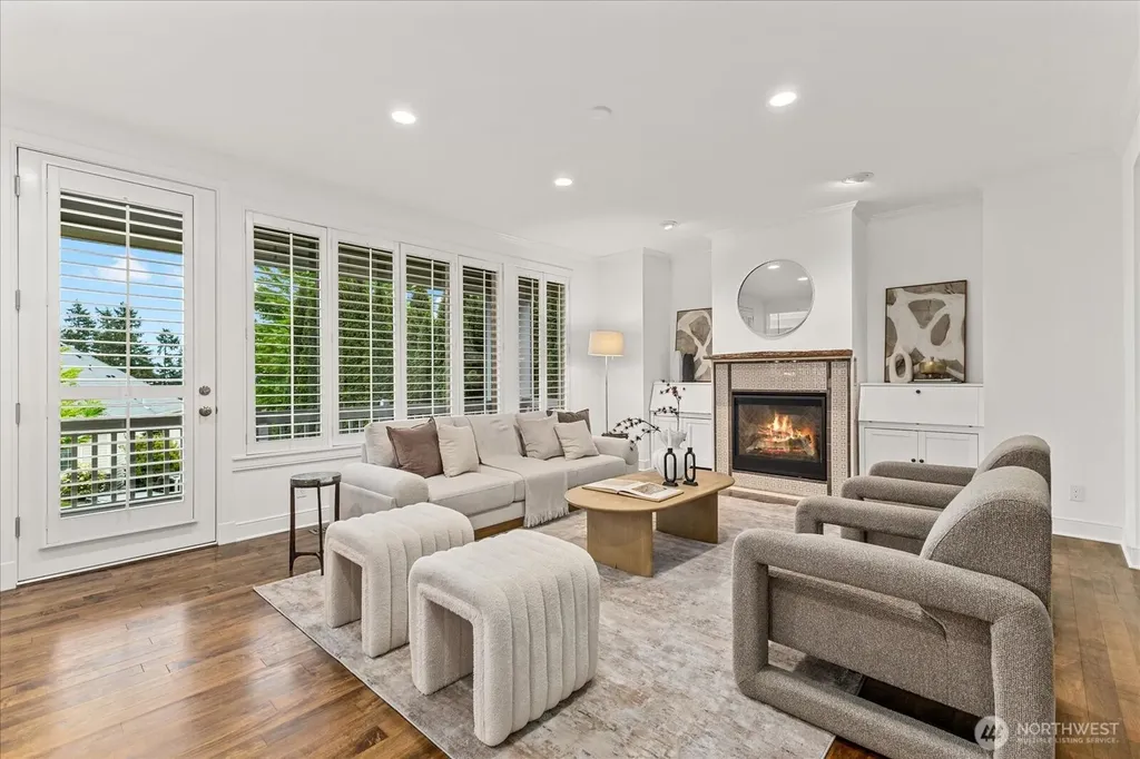 423 Sky Country Way NW Issaquah WA 98027