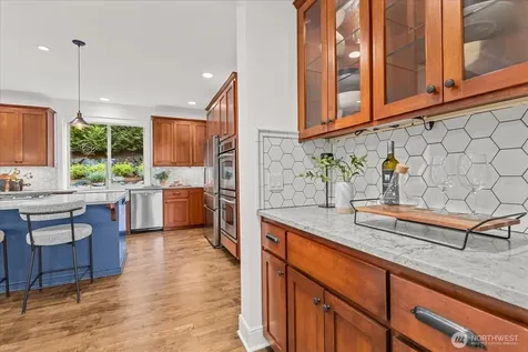 423 Sky Country Way NW Issaquah WA 98027
