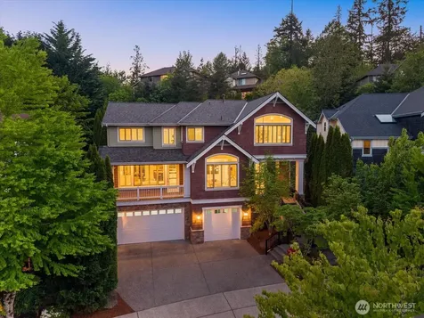 423 Sky Country Way NW Issaquah WA 98027