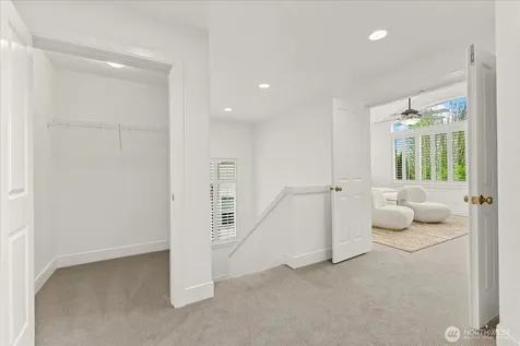 423 Sky Country Way NW Issaquah WA 98027