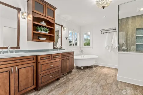 423 Sky Country Way NW Issaquah WA 98027