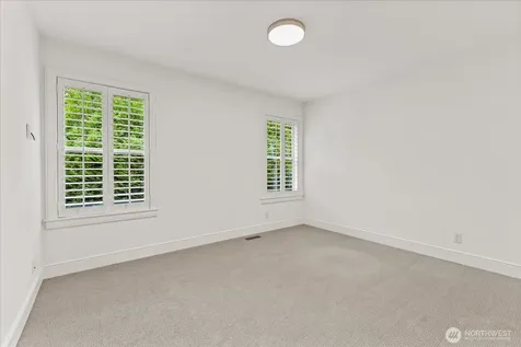 423 Sky Country Way NW Issaquah WA 98027