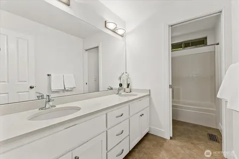 423 Sky Country Way NW Issaquah WA 98027
