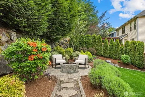 423 Sky Country Way NW Issaquah WA 98027