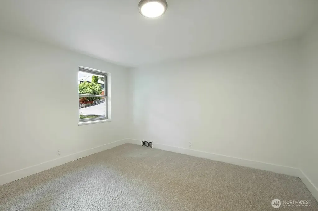 2527 NE 110th Street Seattle WA 98125