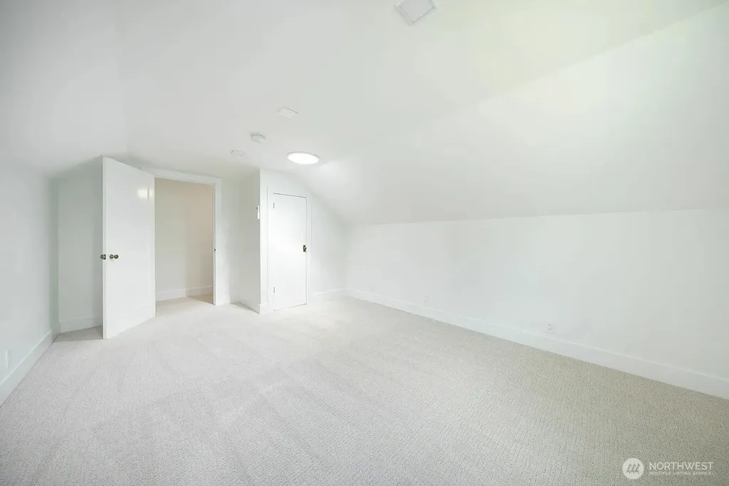 2527 NE 110th Street Seattle WA 98125