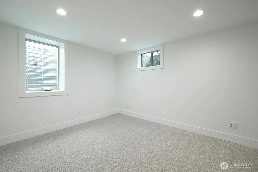 2527 NE 110th Street Seattle WA 98125