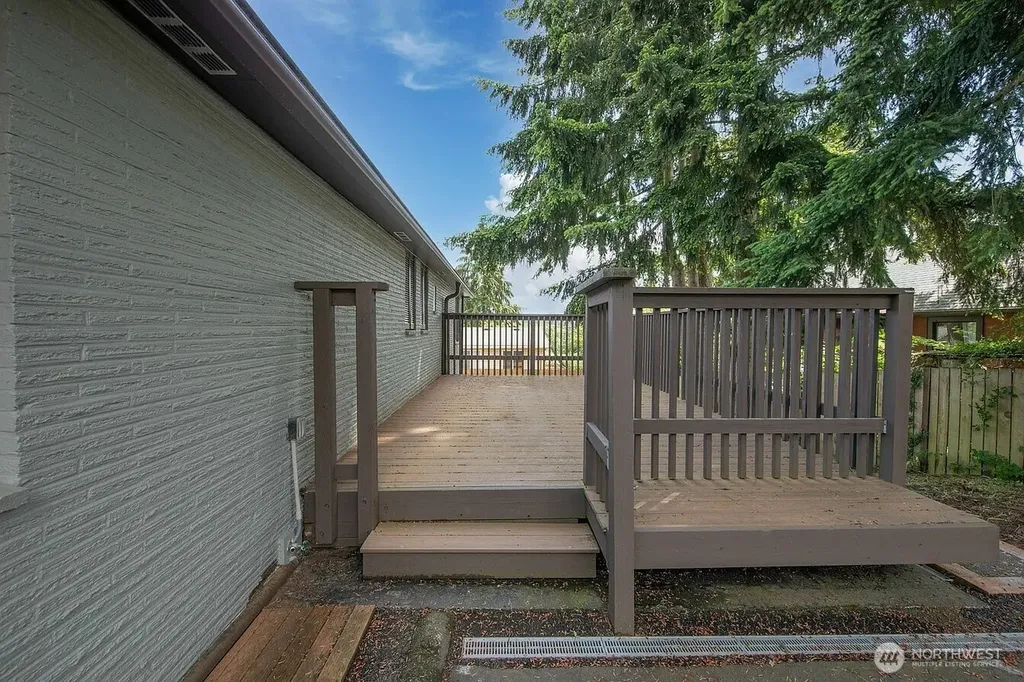 2527 NE 110th Street Seattle WA 98125