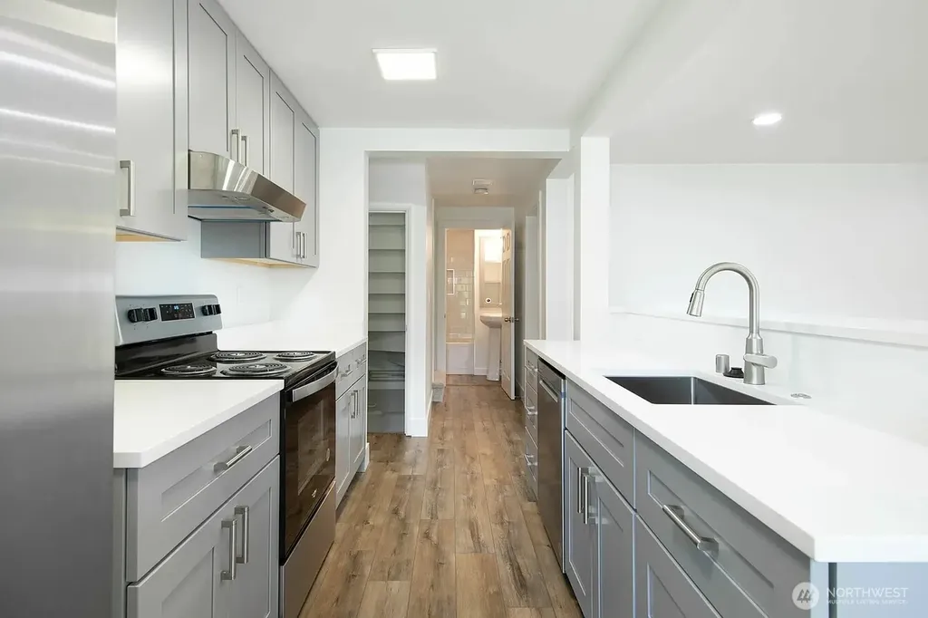 2527 NE 110th Street Seattle WA 98125