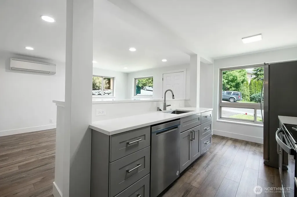 2527 NE 110th Street Seattle WA 98125