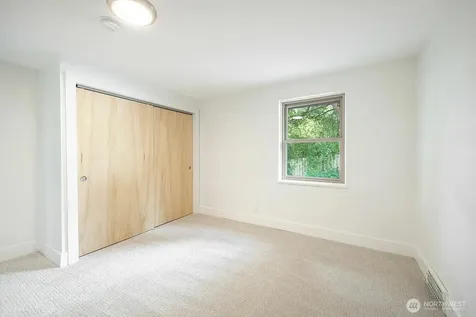 2527 NE 110th Street Seattle WA 98125