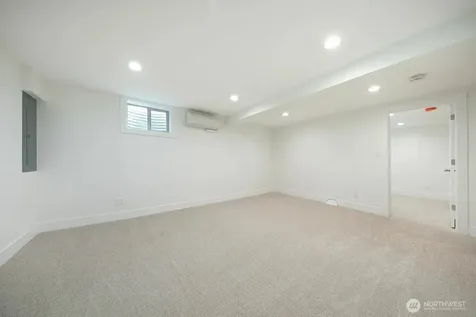 2527 NE 110th Street Seattle WA 98125