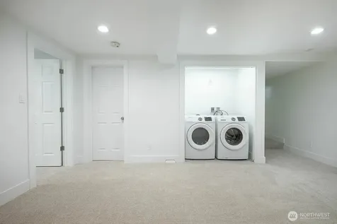 2527 NE 110th Street Seattle WA 98125