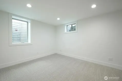 2527 NE 110th Street Seattle WA 98125