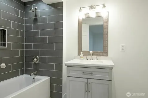 2527 NE 110th Street Seattle WA 98125