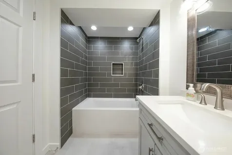 2527 NE 110th Street Seattle WA 98125